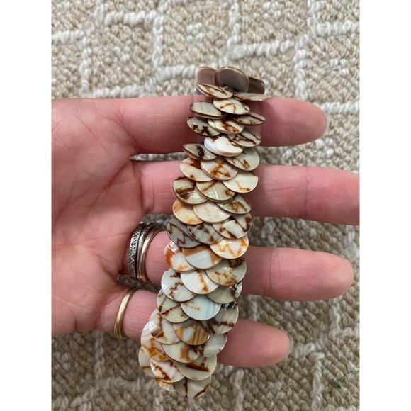Shell Bracelet - Picture 6 of 6
